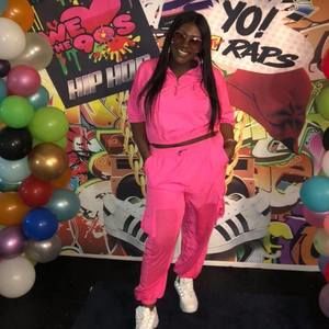 Meet your Posher, Tia